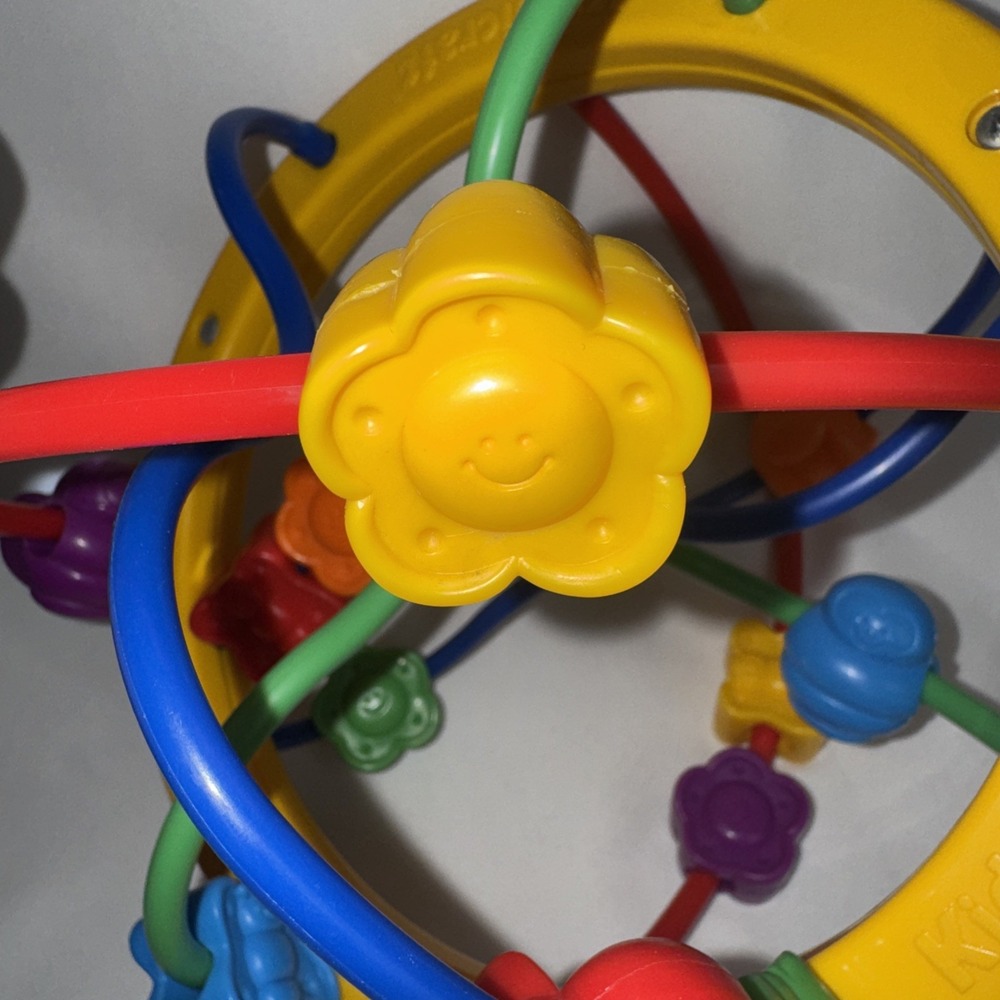 Kiddicraft Bead Ball Puzzle Ball Baby Toy Bright Colors Vintage Plastic Learning - Picture 4 of 9